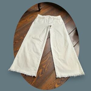 Eileen Fisher Wide Leg Raw Hem Jeans.
Organic Cotton. Bone White. Size: 12